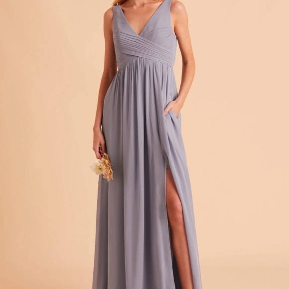 Chic Sleeveless Dress - Picture 4 of 5